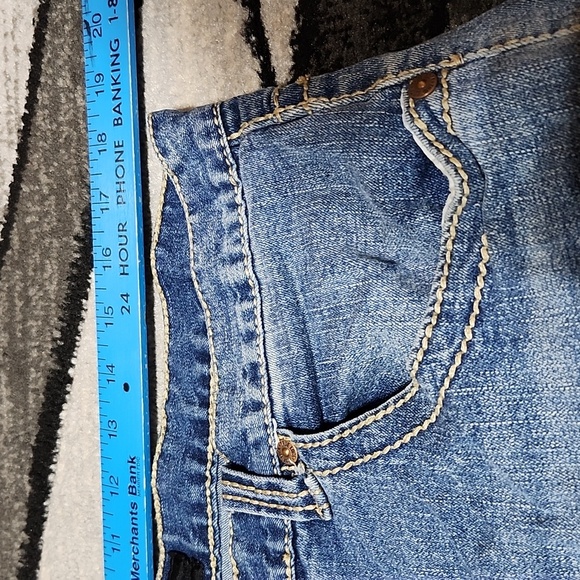 TRUE LUCK EMBROIDERED DISTRESSED STRAIGHT LEG DENIM JEAN - Picture 5 of 14